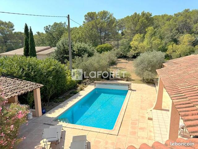 Villa 6 pièces 200 m²