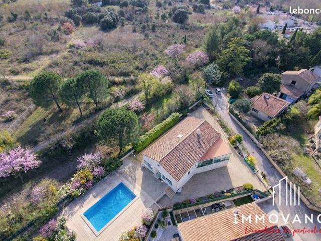 Villa 6 pièces 200 m²