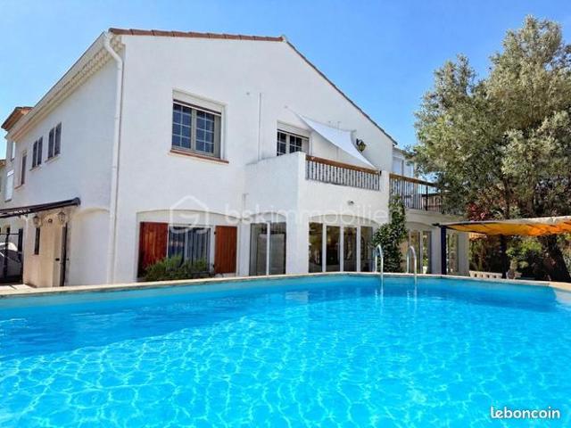 Villa 6 pièces 200 m²