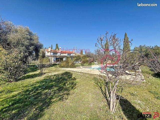 Villa 6 pièces 200 m²