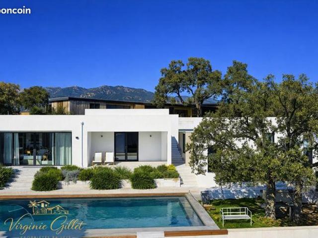 Villa 6 pièces 200 m²