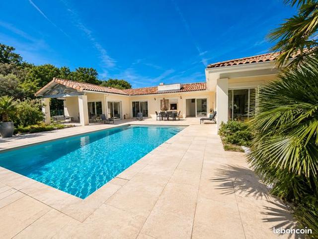 Villa 6 pièces 200 m²