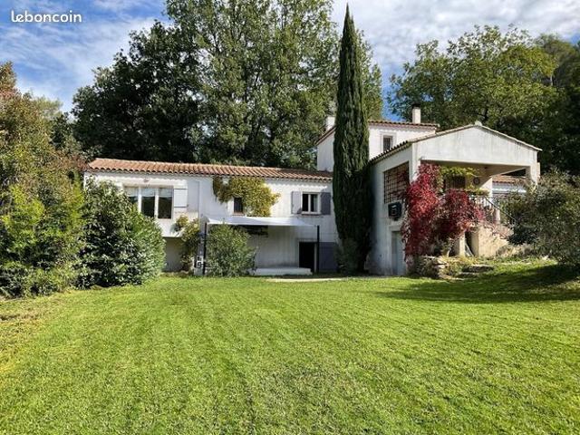 Villa 6 pièces 200 m²