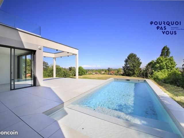 Villa 6 pièces 200 m²