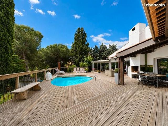Villa 6 pièces 200 m²