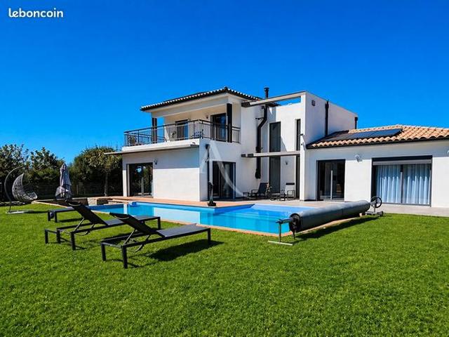 Villa 6 pièces 201 m²