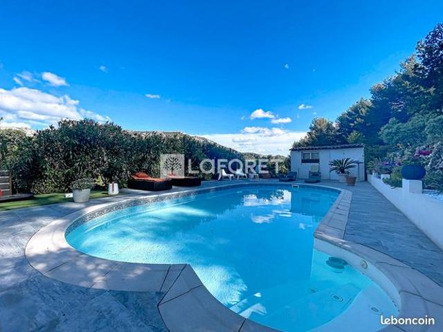 Villa 6 pièces 202 m²
