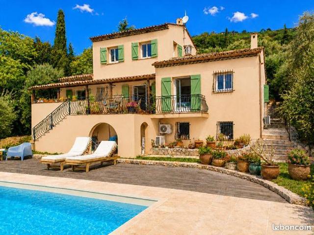 Villa 6 pièces 202 m²