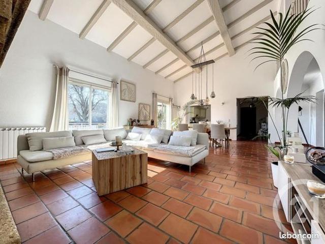 Villa 6 pièces 202 m²