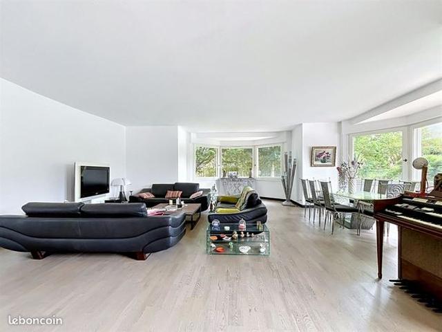 Villa 6 pièces 203 m²