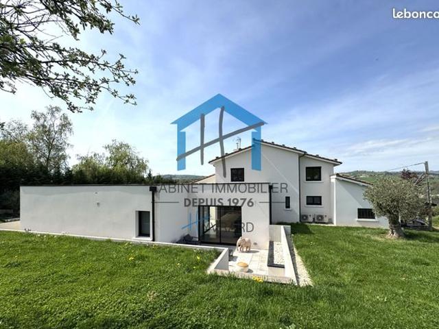 Villa 6 pièces 204 m²