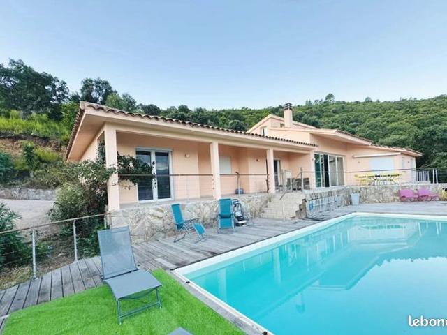 Villa 6 pièces 204 m²