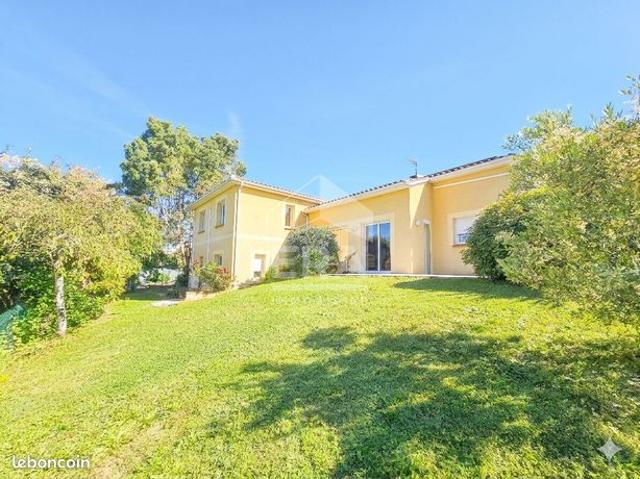 Villa 6 pièces 204 m²