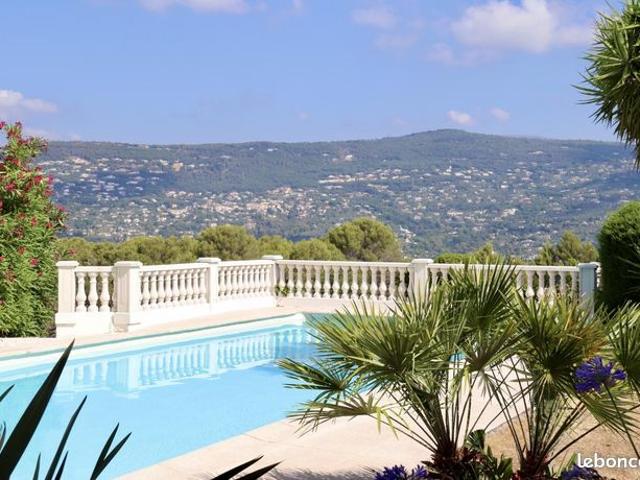 Villa 6 pièces 205 m²