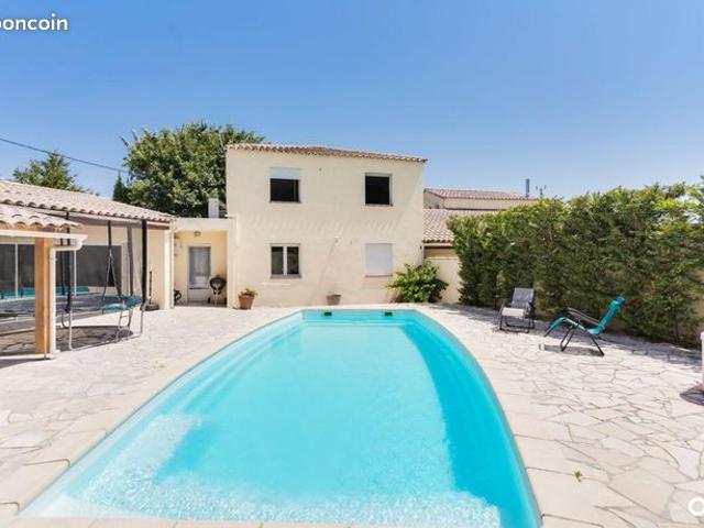 Villa 6 pièces 205 m²