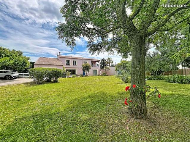 Villa 6 pièces 206 m²