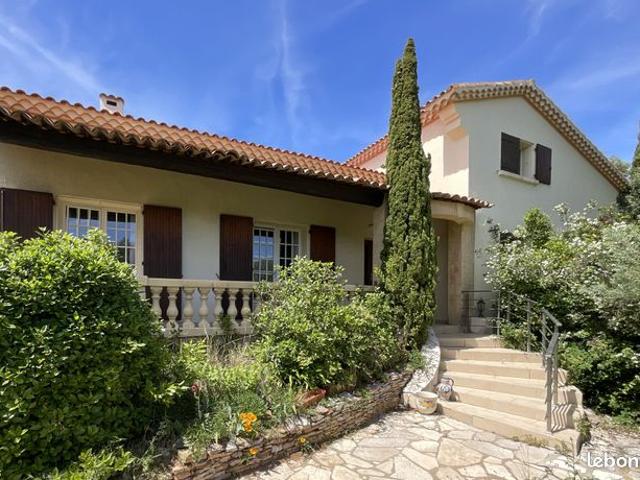 Villa 6 pièces 206 m²