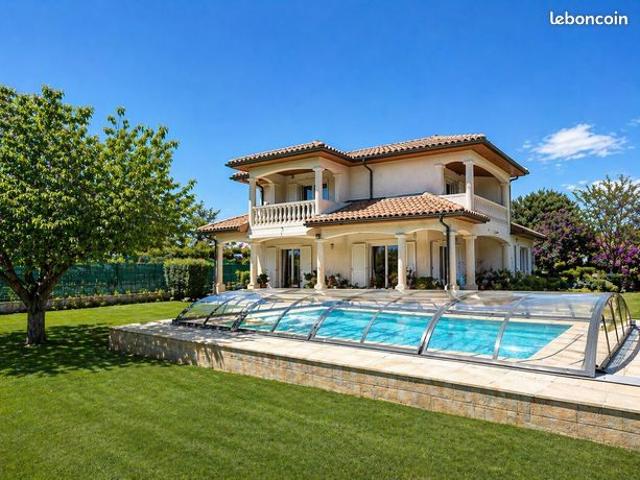 Villa 6 pièces 206 m²