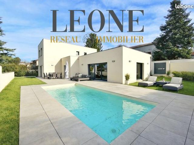 Villa 6 pièces 206 m²