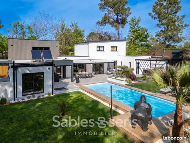 Villa 6 pièces 207 m²