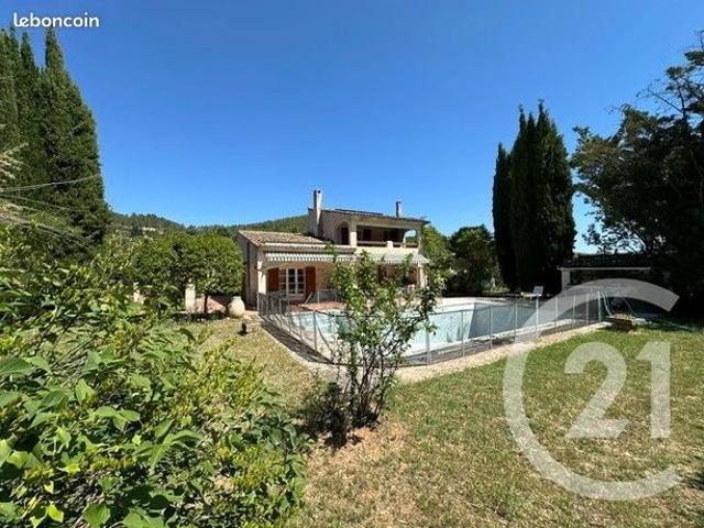 Villa 6 pièces 207 m²