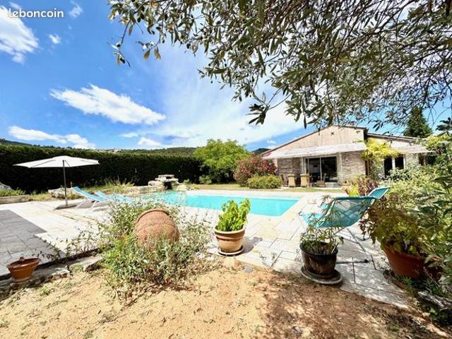 Villa 6 pièces 208 m²
