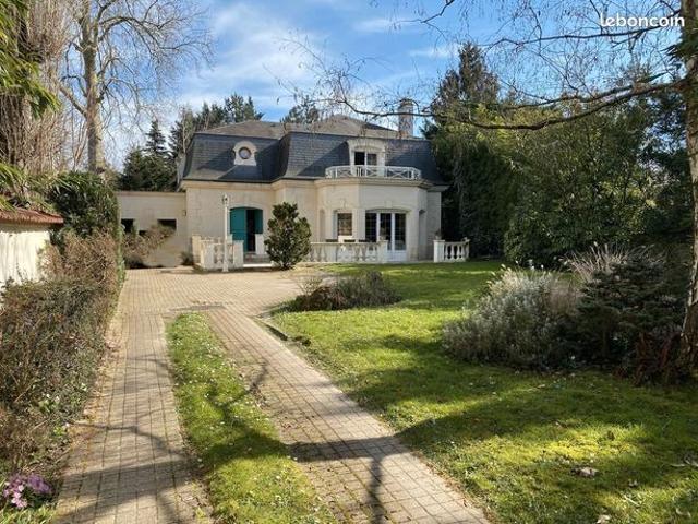 Villa 6 pièces 208 m²