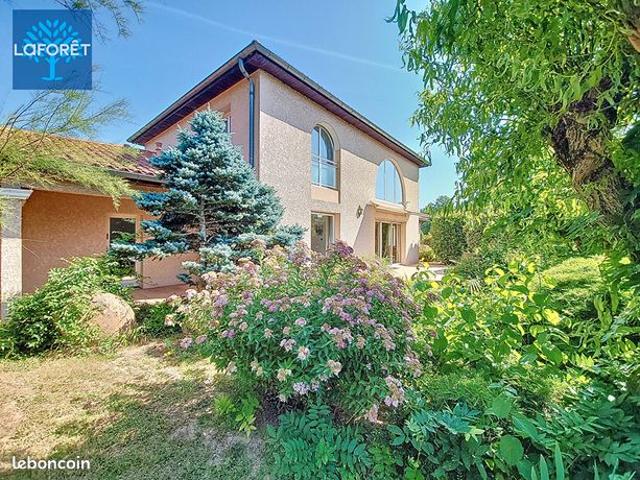 Villa 6 pièces 208 m²
