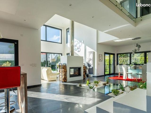 Villa 6 pièces 209 m²