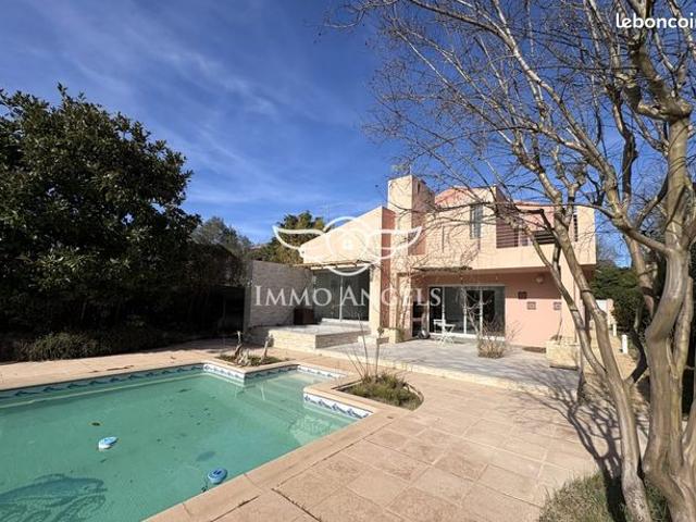 Maison 6 pièces 209 m²