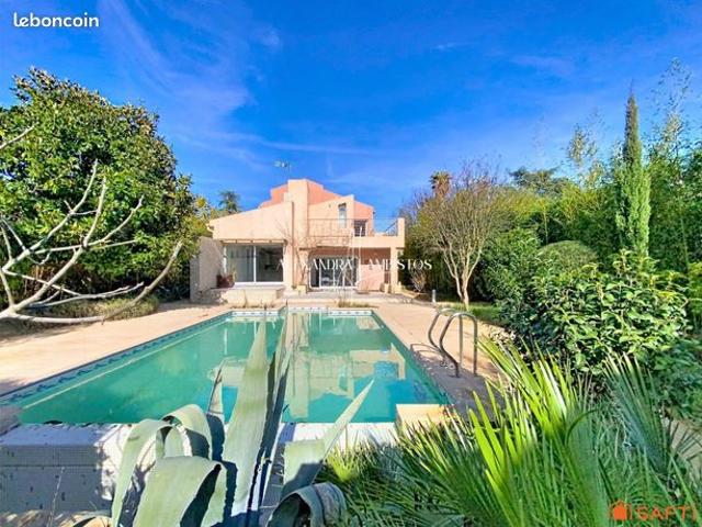 Villa 6 pièces 209 m²