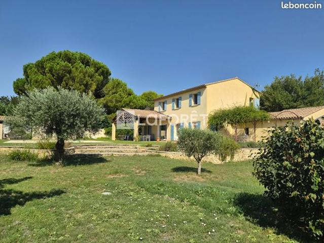 Villa 6 pièces 209 m²