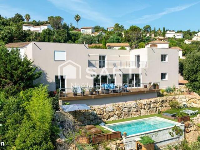 Villa 6 pièces 210 m²