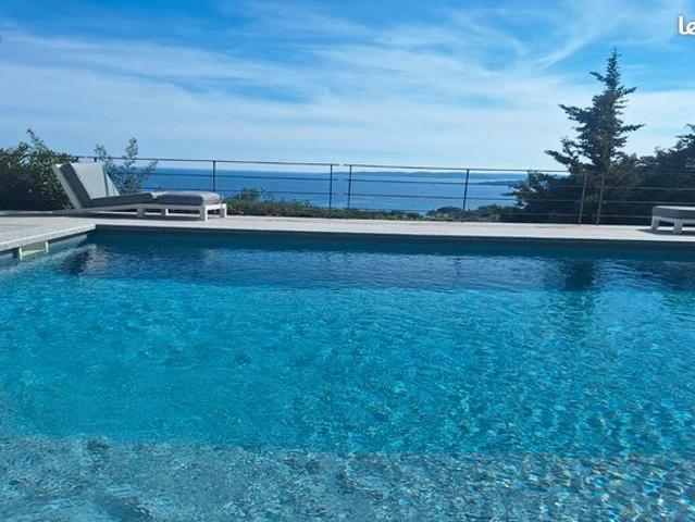 Villa 6 pièces 210 m²