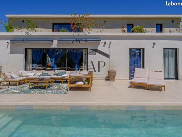 Villa 6 pièces 210 m²