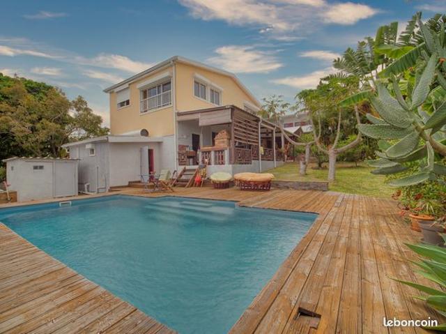 Villa 6 pièces 210 m²