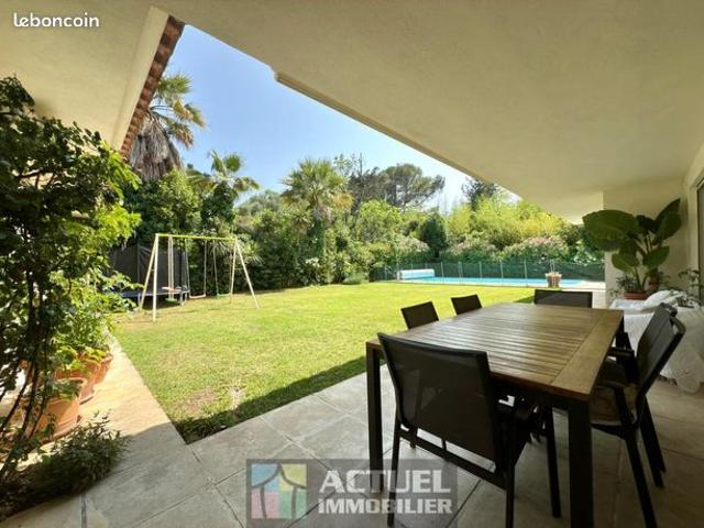 Villa 6 pièces 210 m²