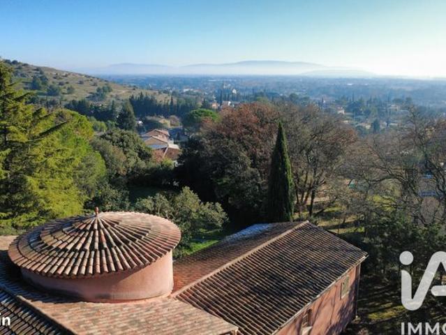 Villa 6 pièces 210 m²