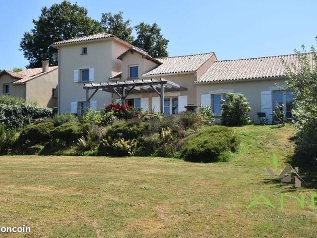 Villa 6 pièces 210 m²