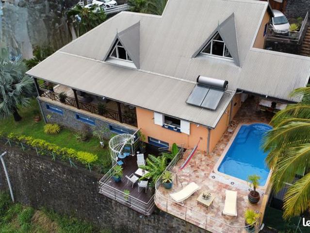 Villa 6 pièces 210 m²