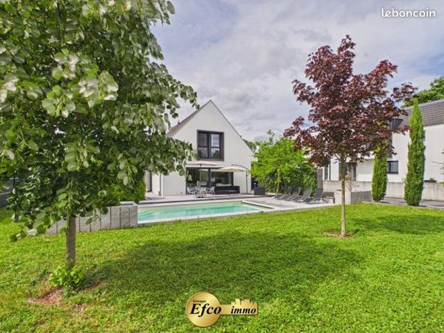 Villa 6 pièces 211 m²