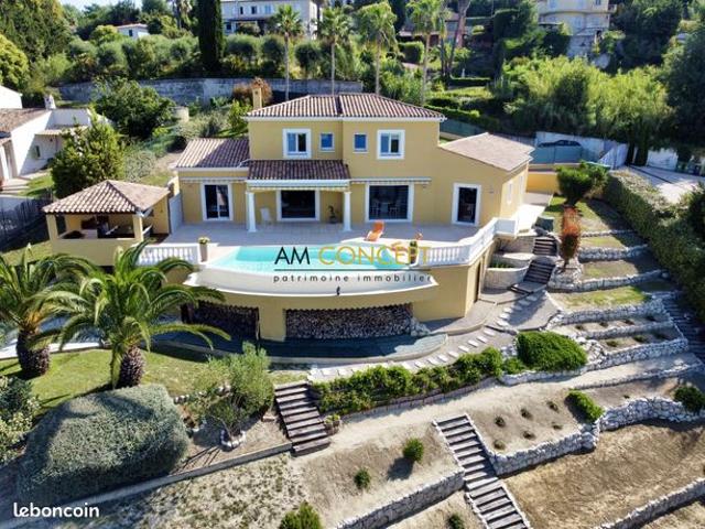 Villa 6 pièces 214 m²