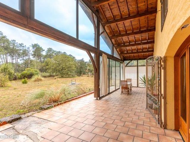 Villa 6 pièces 214 m²