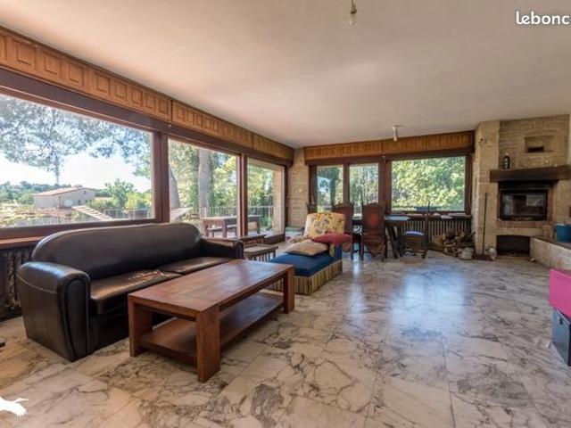 Villa 6 pièces 215 m²