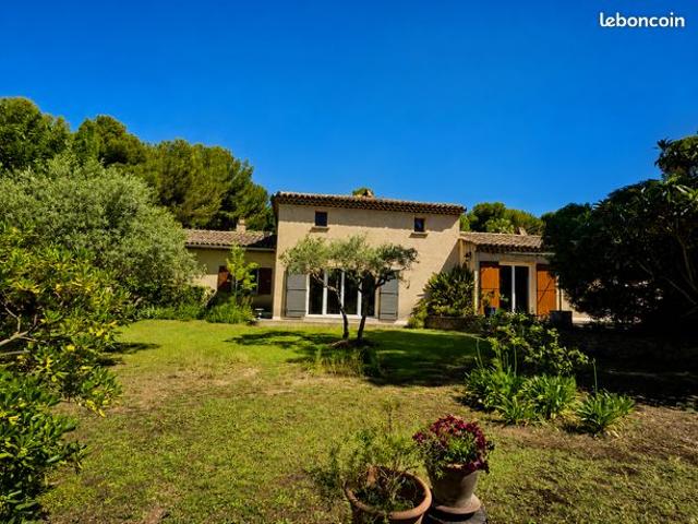 Villa 6 pièces 215 m²
