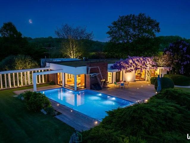 Villa 6 pièces 215 m²