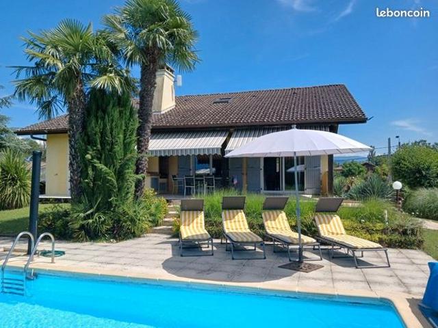 Villa 6 pièces 216 m²