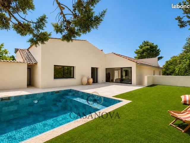 Villa 6 pièces 216 m²