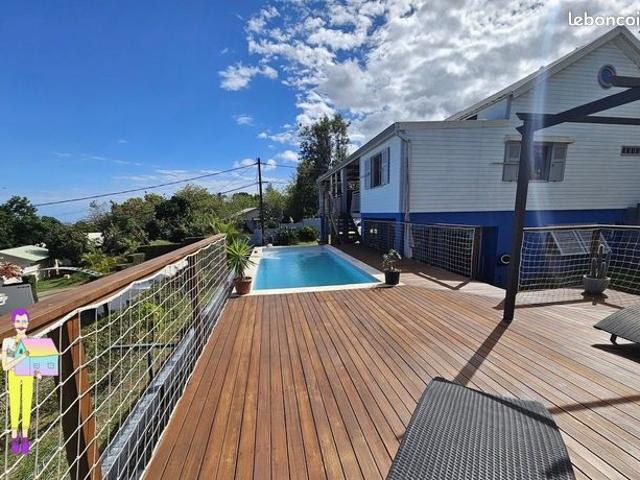 Villa 6 pièces 216 m²