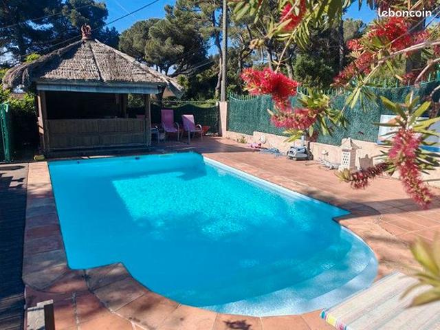Villa 6 pièces 216 m²